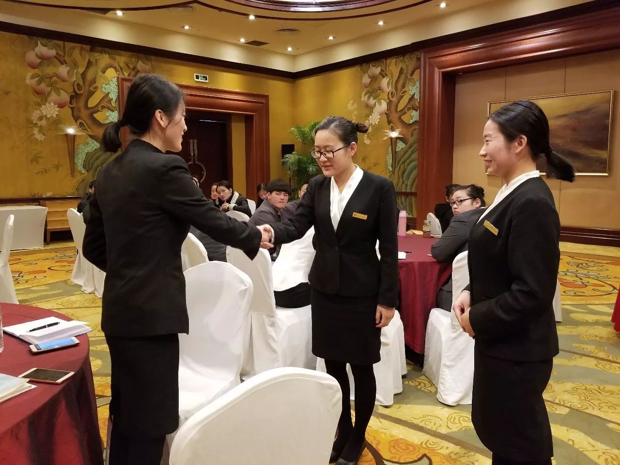 寧波開元名都大酒店2018年員工服務(wù)禮儀培訓(xùn)圓滿結(jié)束